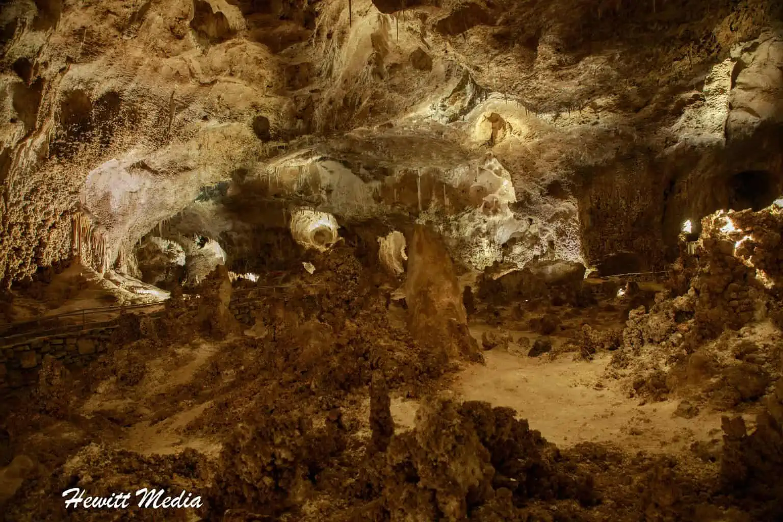 Taking Pictures in Low Light - Carlsbad Caverns