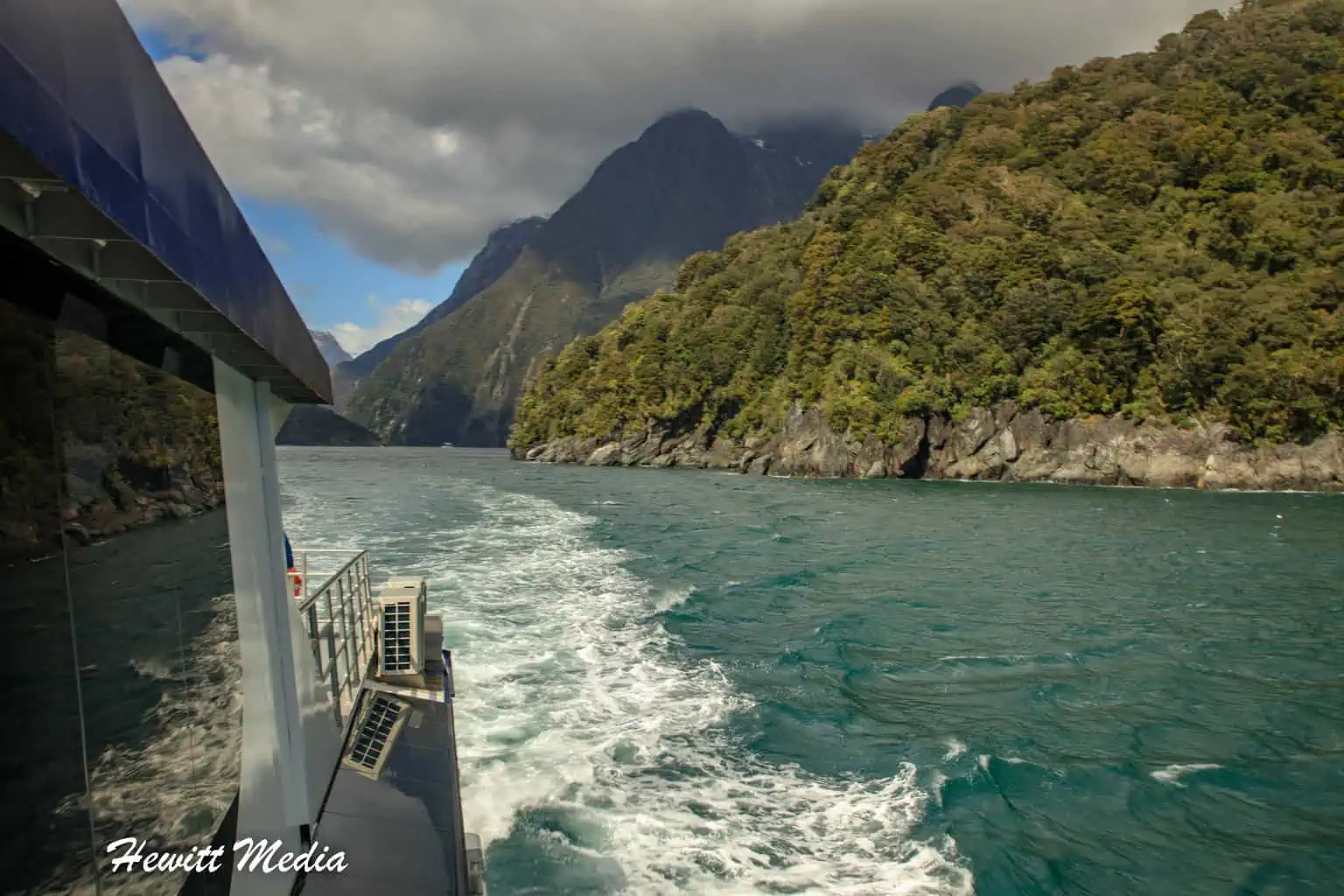The Essential Milford Sound Travel Guide for Visitors to New Zealand