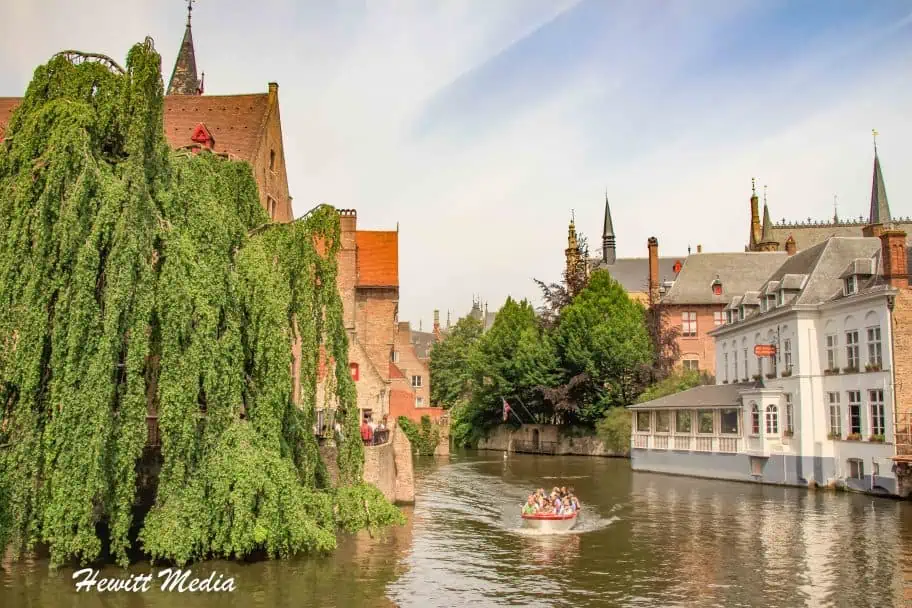 Bruges Travel Guide