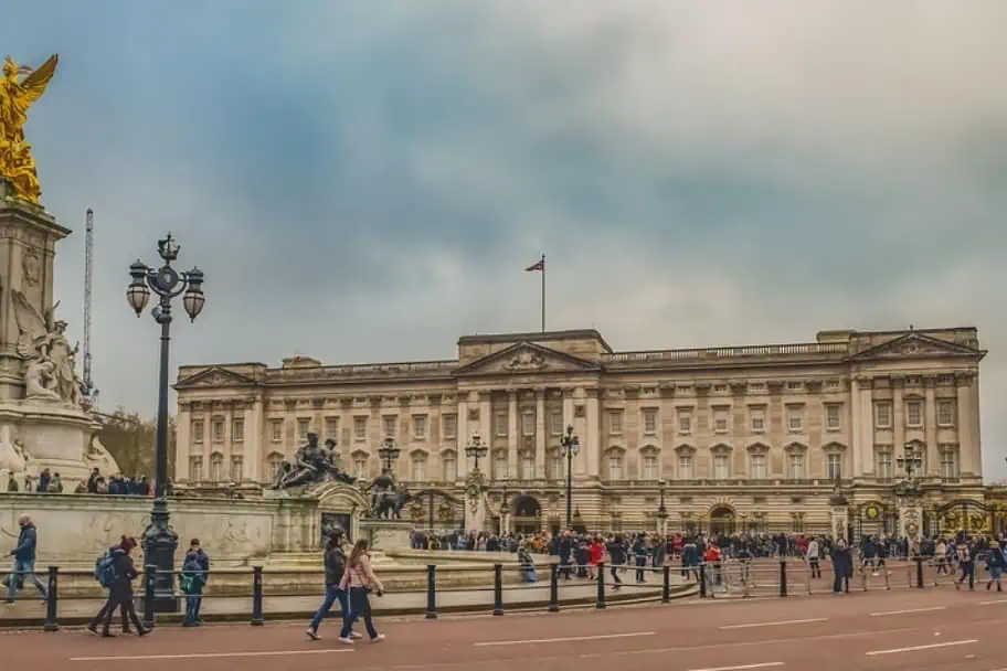 London travel guide - Buckingham Palace